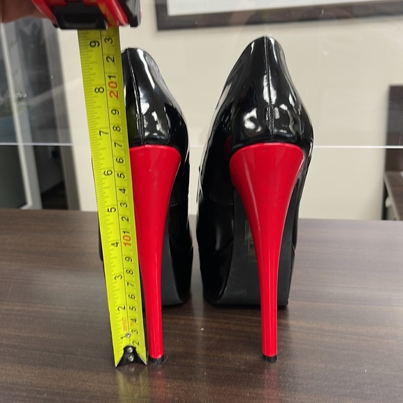 SOOOO SEXY! Ellie Peeptoe platform heel! Faux patent leather! - Picture 5 of 6